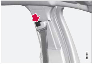 Adjusting seat belt height